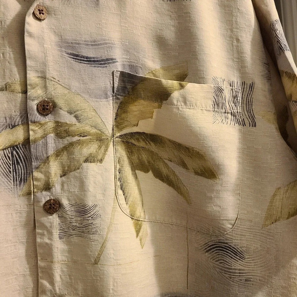 MEN'S VINTAGE TOMMY BAHAMA SILK JAQUARD SHIRT PALM TREES SZ MED - Picture 2 of 8